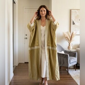 Elegant Gold Kaftan size L-xl